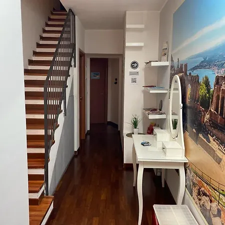 Bed & Breakfast Locami Holiday&rooms Jolanda Catania